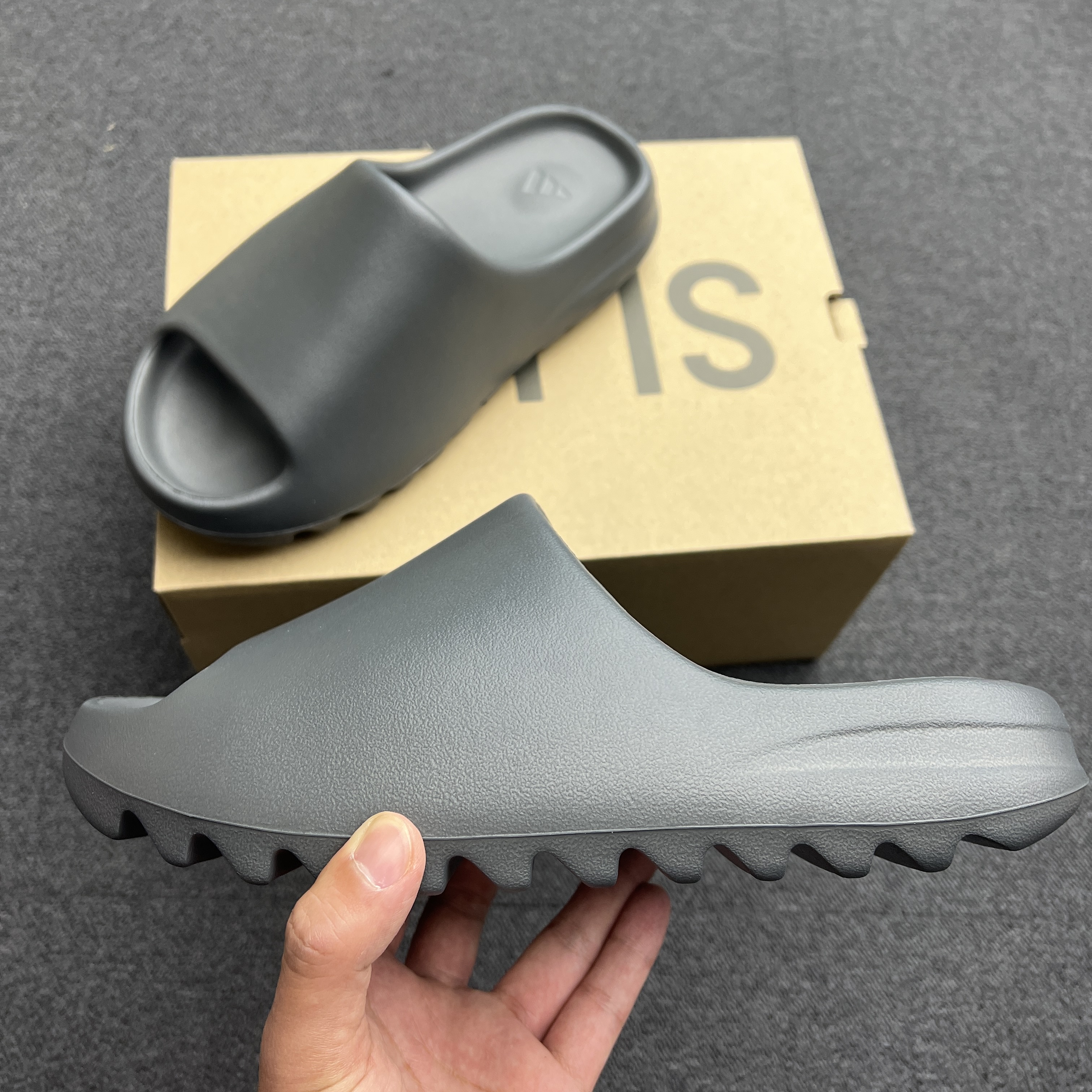 Adidas Yeezy Slide Granite Id4132 (1) - newkick.app