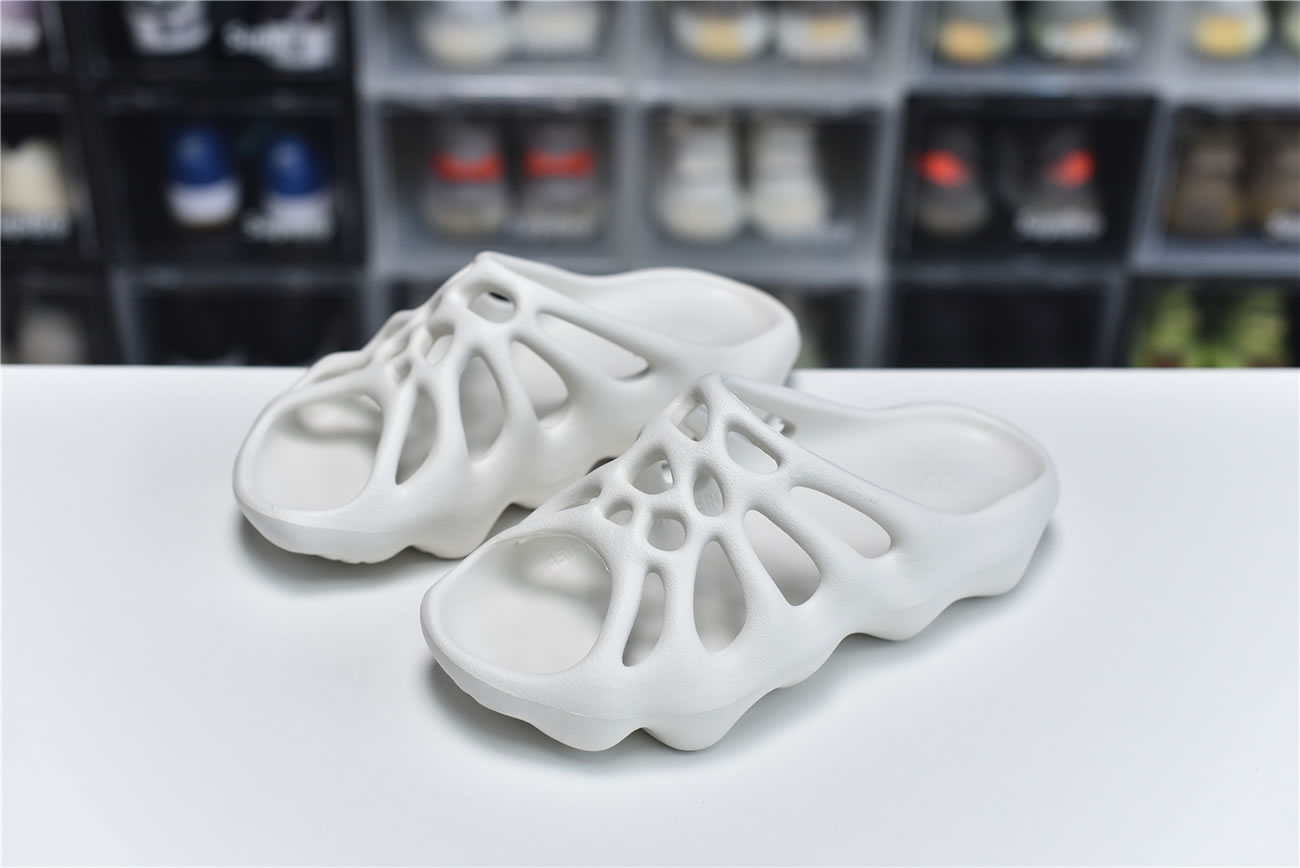 Adidas Yeezy Crocs Clog Slipper White (1) - newkick.app