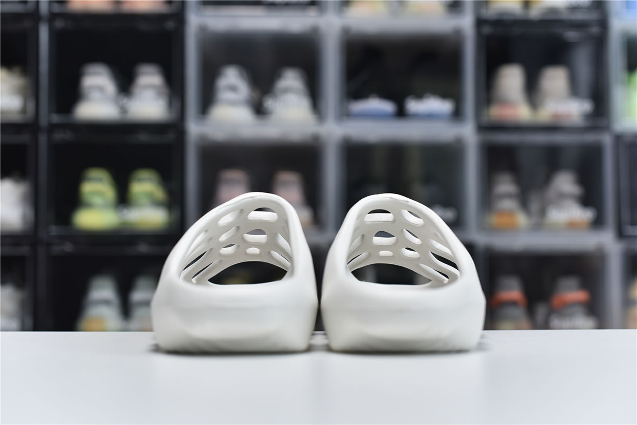 Adidas Yeezy Crocs Clog Slipper White (5) - newkick.app