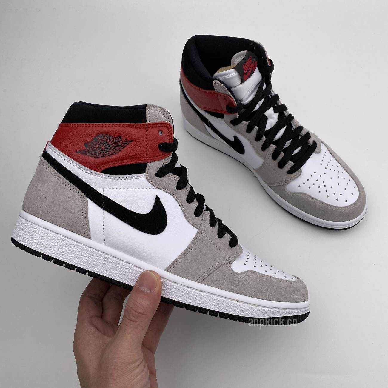 Air Jordan 1 Retro High Light Smoke Grey 2020 New Release 555088 126 (9) - newkick.app