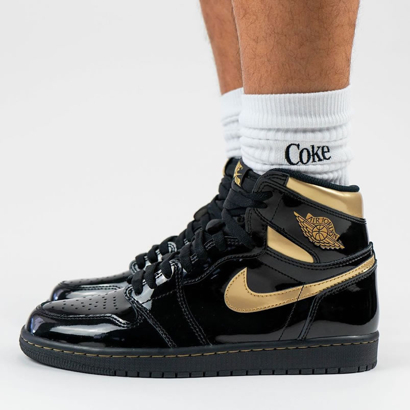 Air Jordan 1 High Og Black Gold Patent Leather New Release Date 555088 032 (1) - newkick.app