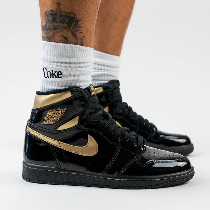 Air Jordan 1 High Og Black Gold Patent Leather New Release Date 555088 032 (2) - newkick.app