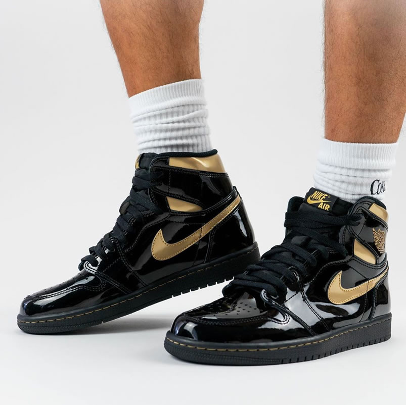 Air Jordan 1 High Og Black Gold Patent Leather New Release Date 555088 032 (5) - newkick.app