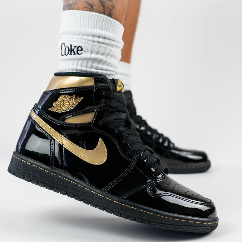 Air Jordan 1 High Og Black Gold Patent Leather New Release Date 555088 032 (6) - newkick.app