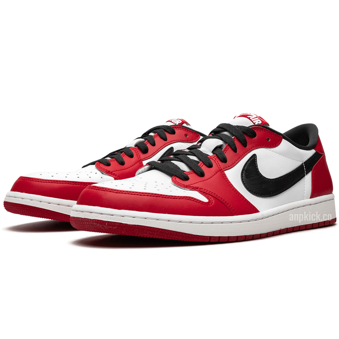 Air Jordan 1 Retro Low Og Chicago Varsity Red Black White 705329 600 (2) - newkick.app