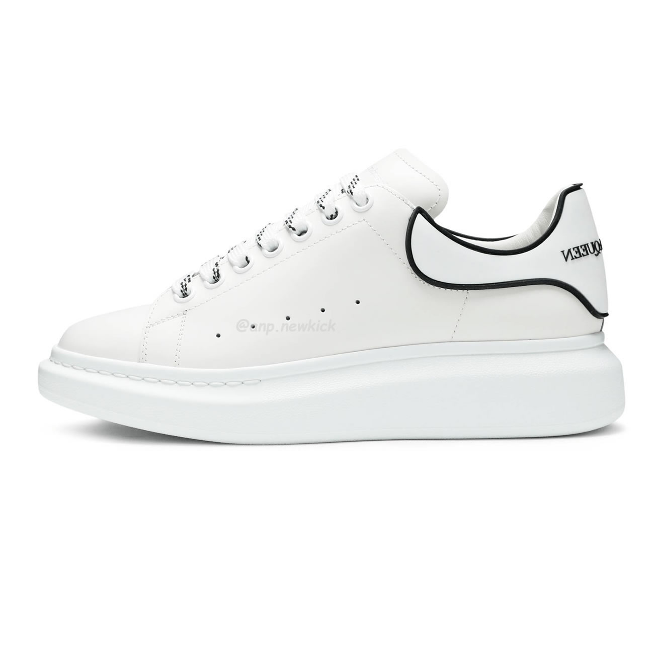 Alexander Mcqueen Oversized Sneaker White Black 625156 Whxmt 9074 (1) - newkick.app