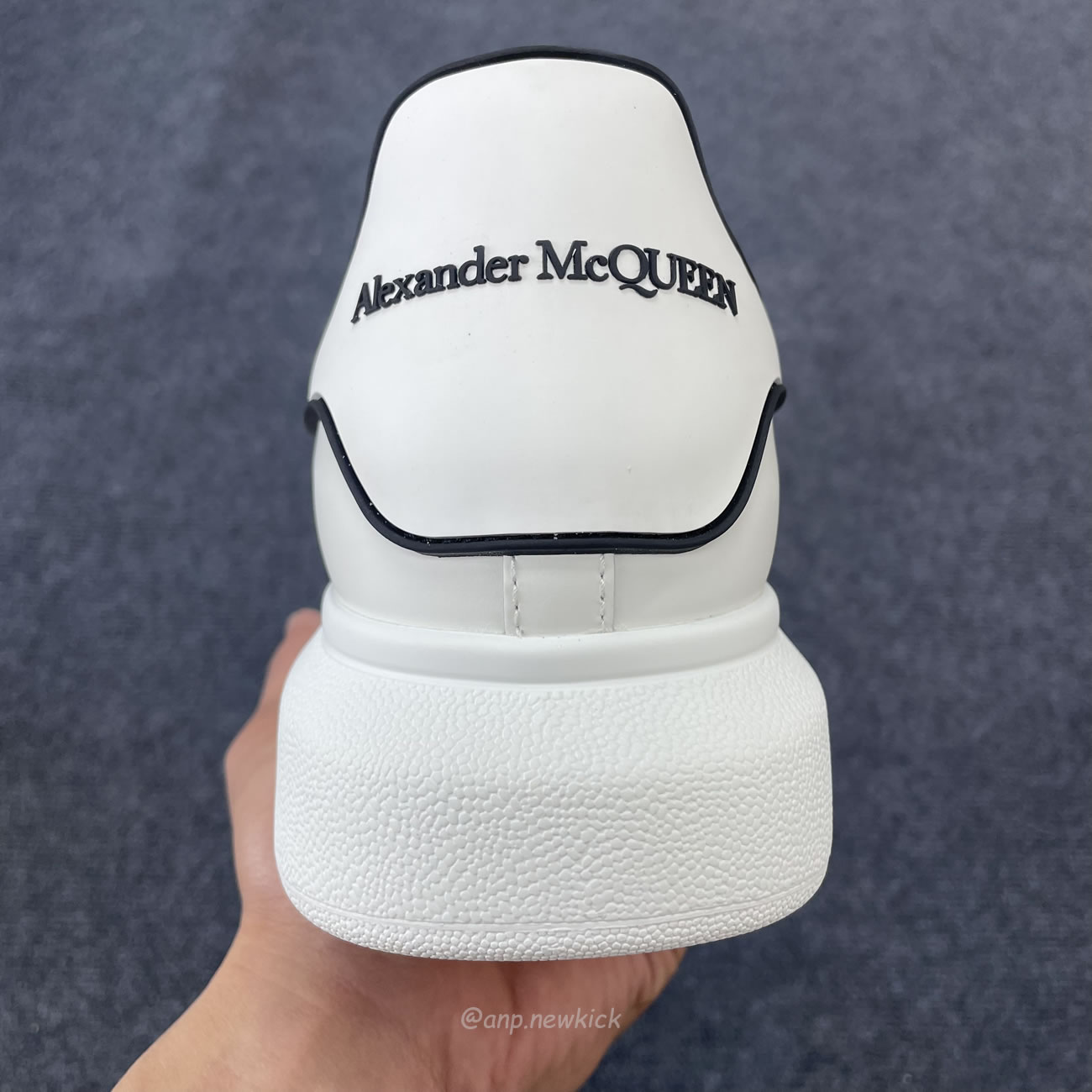 Alexander Mcqueen Oversized Sneaker White Black 625156 Whxmt 9074 (7) - newkick.app