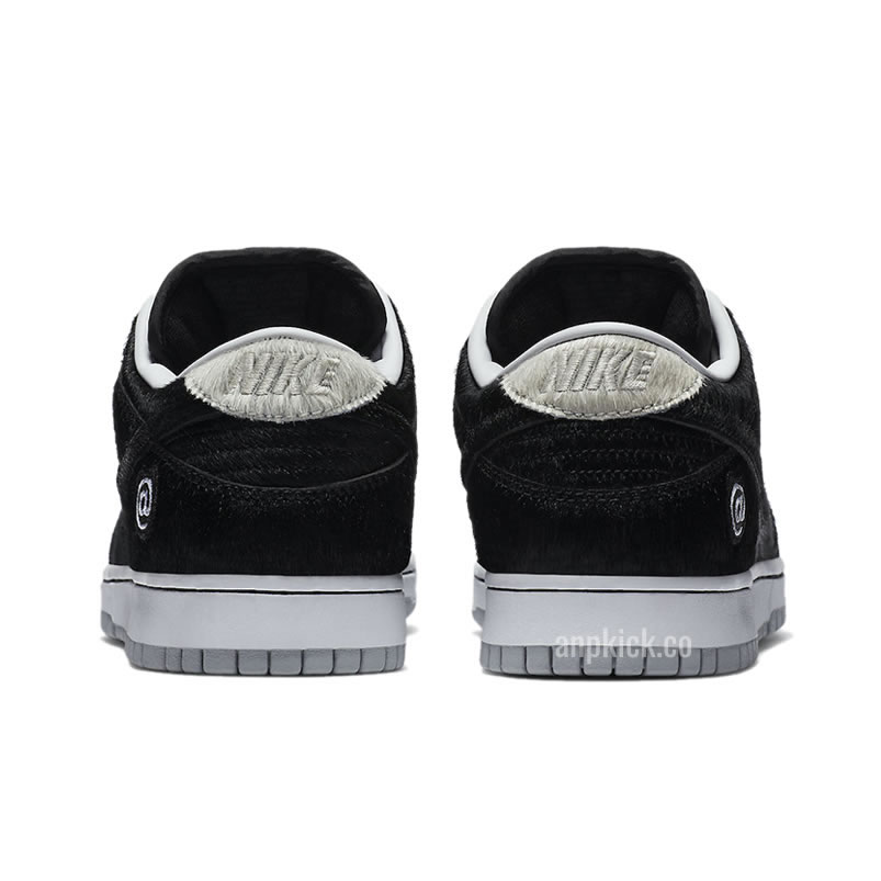 Medicom Toy Nike Sb Dunk Low Be Rbrick Cz5127 001 Release Date (5) - newkick.app