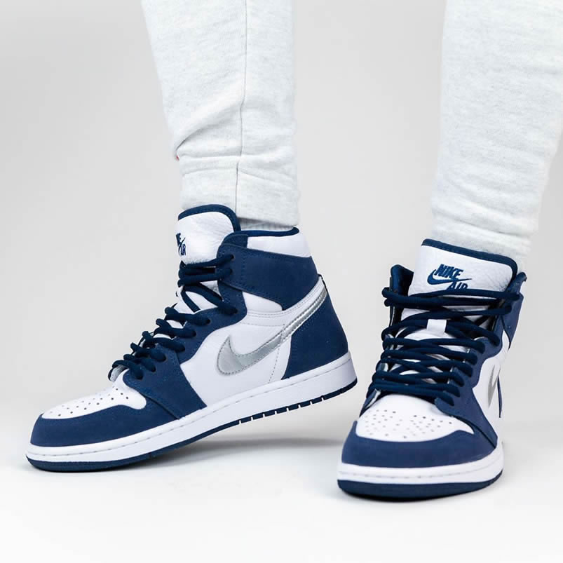 Air Jordan 1 High Og Co Jp Midnight Navy On Feet Mens Dc1788 100 Gs 575441 141 (2) - newkick.app