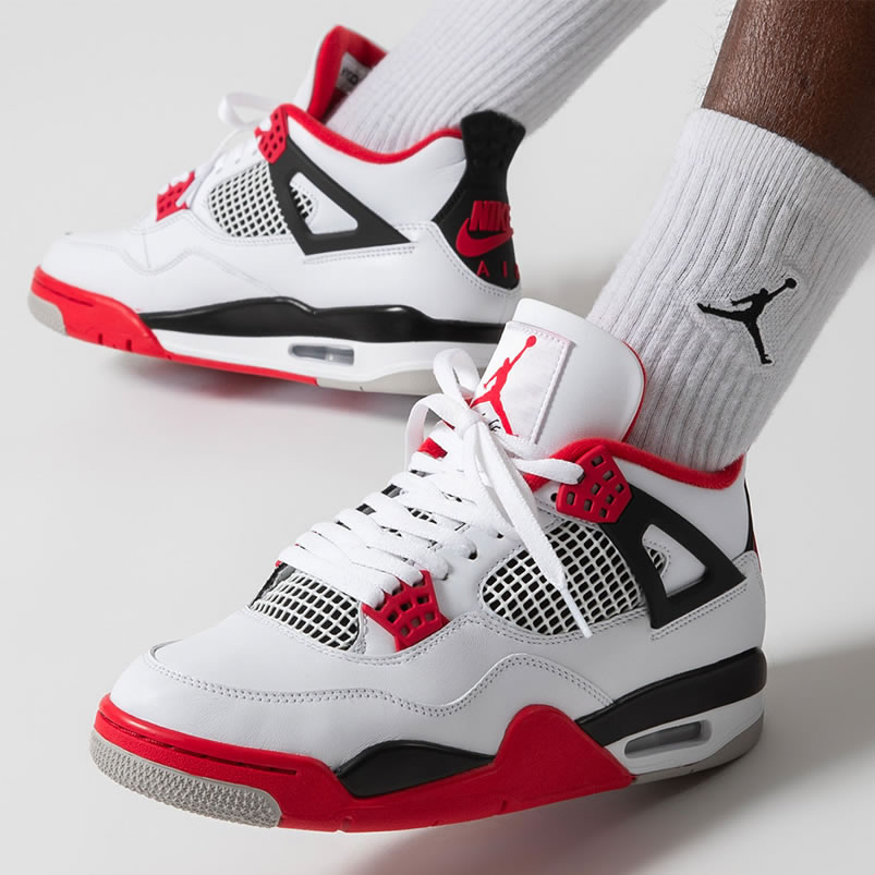 Air Jordan 4 Retro Og Fire Red 2020 On Feet Dc7770 160 (1) - newkick.app