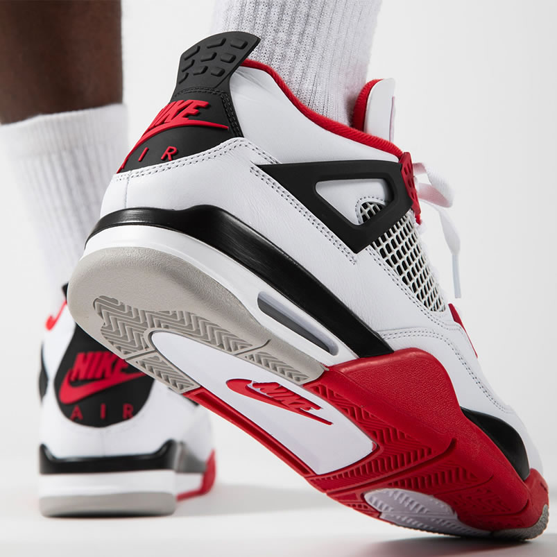 Air Jordan 4 Retro Og Fire Red 2020 On Feet Dc7770 160 (2) - newkick.app