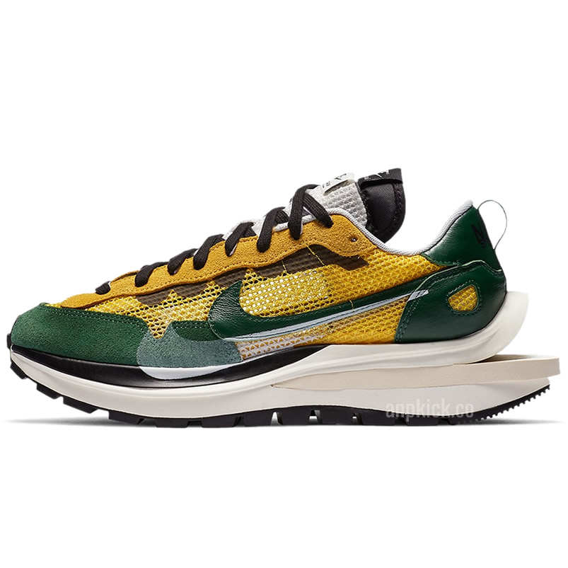 Sacai Nike Vaporwaffle Tour Yellow Stadium Green Sail Cv1363 700 (1) - newkick.app