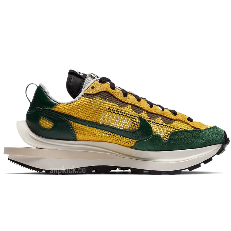 Sacai Nike Vaporwaffle Tour Yellow Stadium Green Sail Cv1363 700 (2) - newkick.app