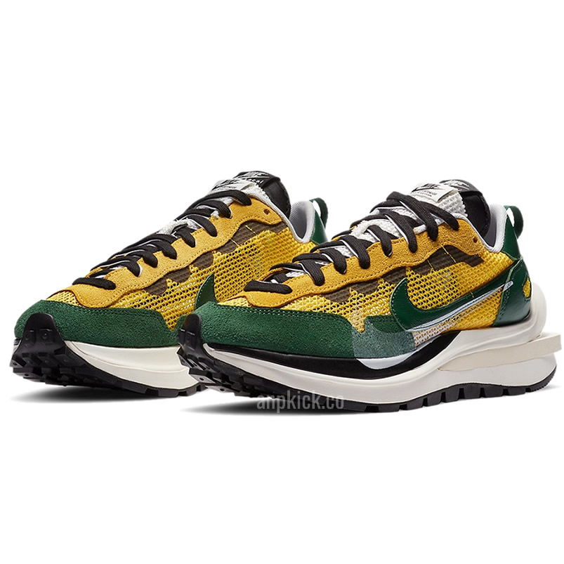 Sacai Nike Vaporwaffle Tour Yellow Stadium Green Sail Cv1363 700 (3) - newkick.app