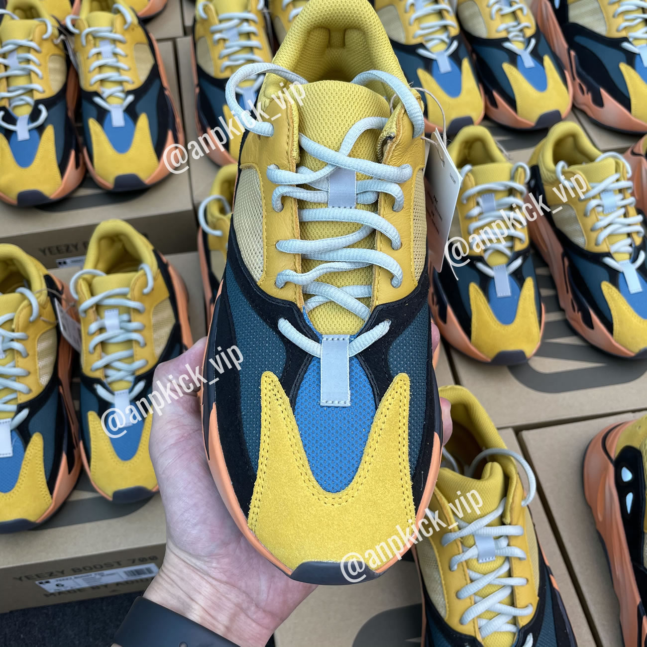 Adidas Anpkick Yeezy Boost 700 Sun Gz6984 (2) - newkick.app