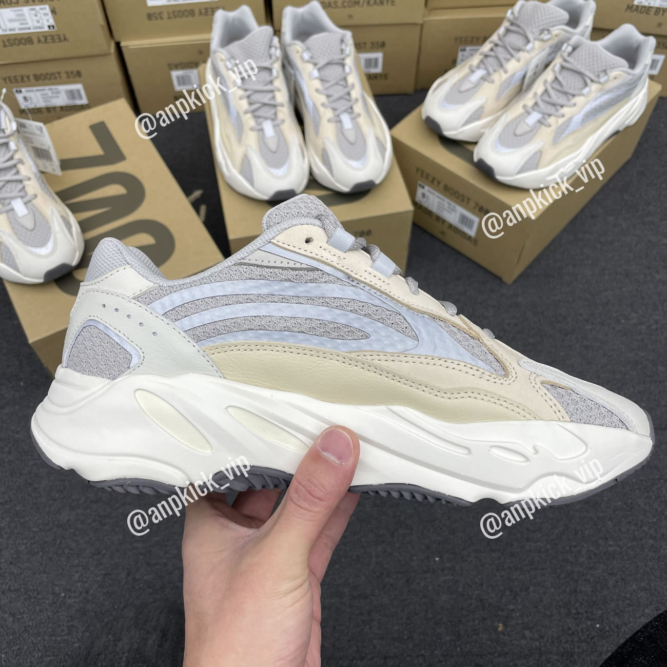 Adidas Yeezy Boost 700 V2 Cream Gy7924 (10) - newkick.app