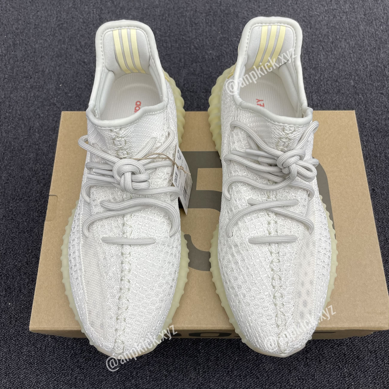 Adidas Yeezy Boost 350 V2 Light Uv Sensitive Gy3438 (10) - newkick.app