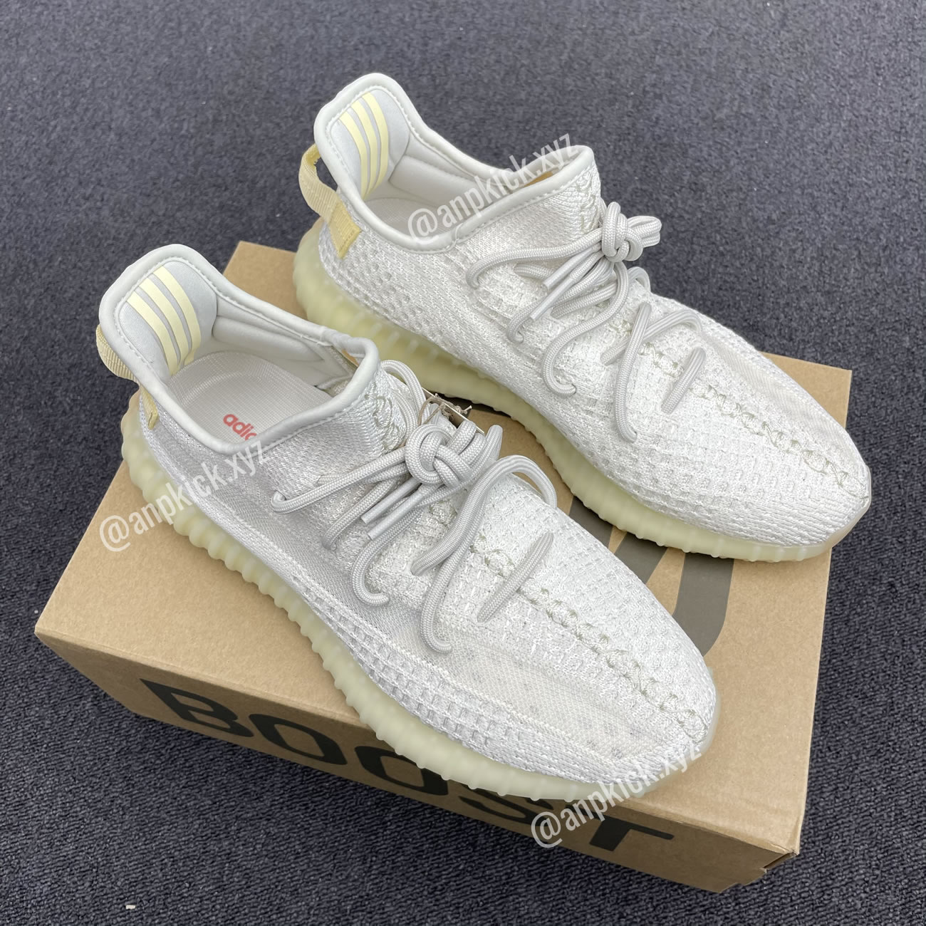 Adidas Yeezy Boost 350 V2 Light Uv Sensitive Gy3438 (9) - newkick.app