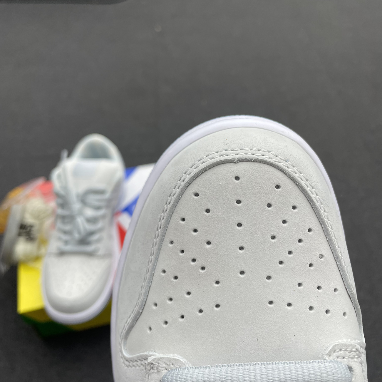 Nike Sb Dunk Low White Lobster Friends And Family Fd8776 100 (5) - newkick.app