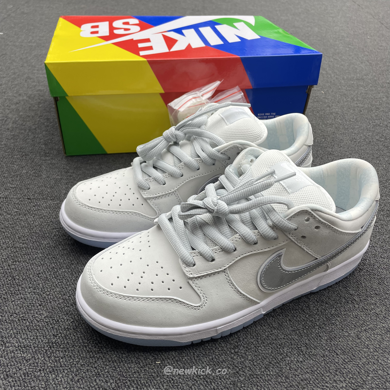 Nike Sb Dunk Low White Lobster Friends And Family Fd8776 100 (8) - newkick.app