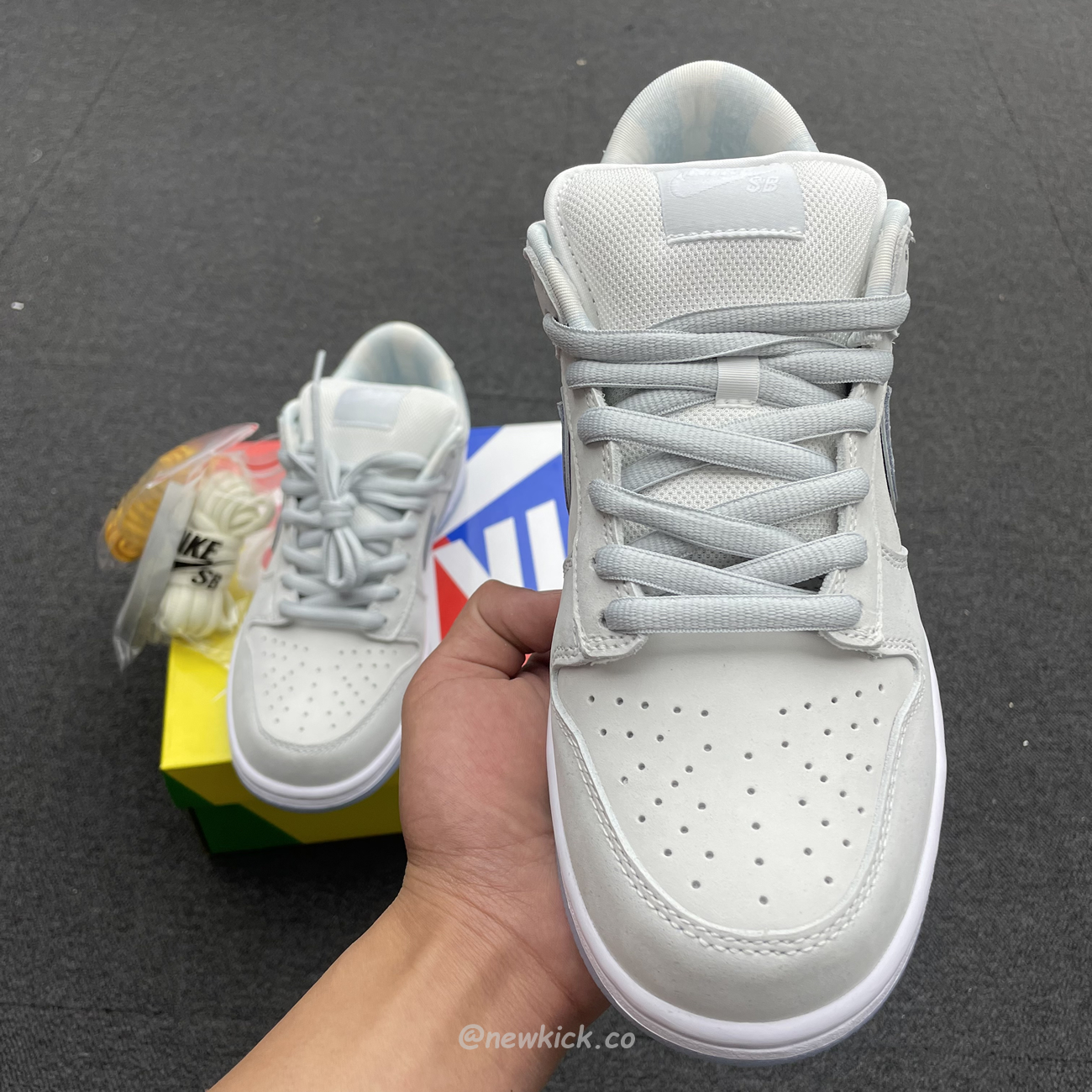 Nike Sb Dunk Low White Lobster Friends And Family Fd8776 100 (9) - newkick.app