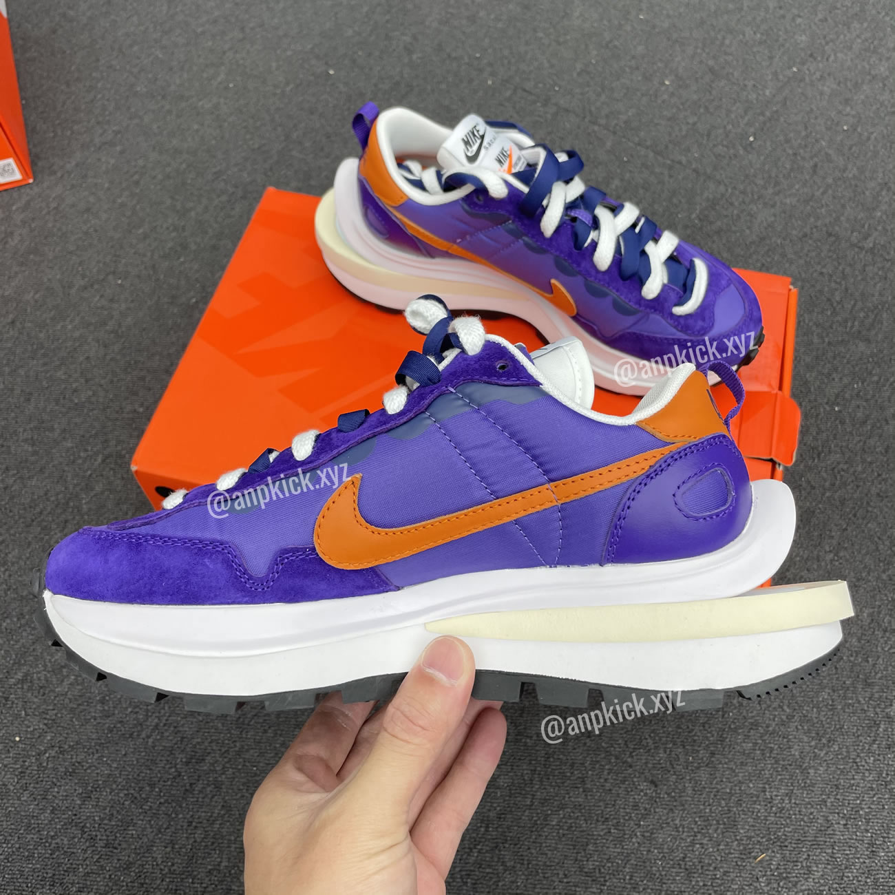 Sacai Nike Vaporwaffle Dark Iris Surfaces Dd1875 500 (4) - newkick.app