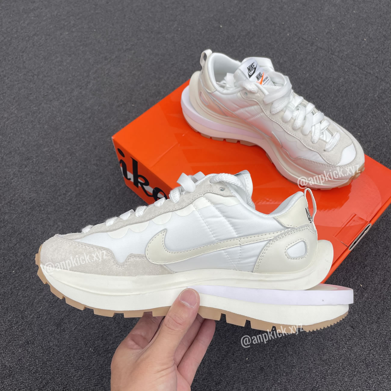 Sacai Nike Vaporwaffle Sail Dd1875 100 (2) - newkick.app