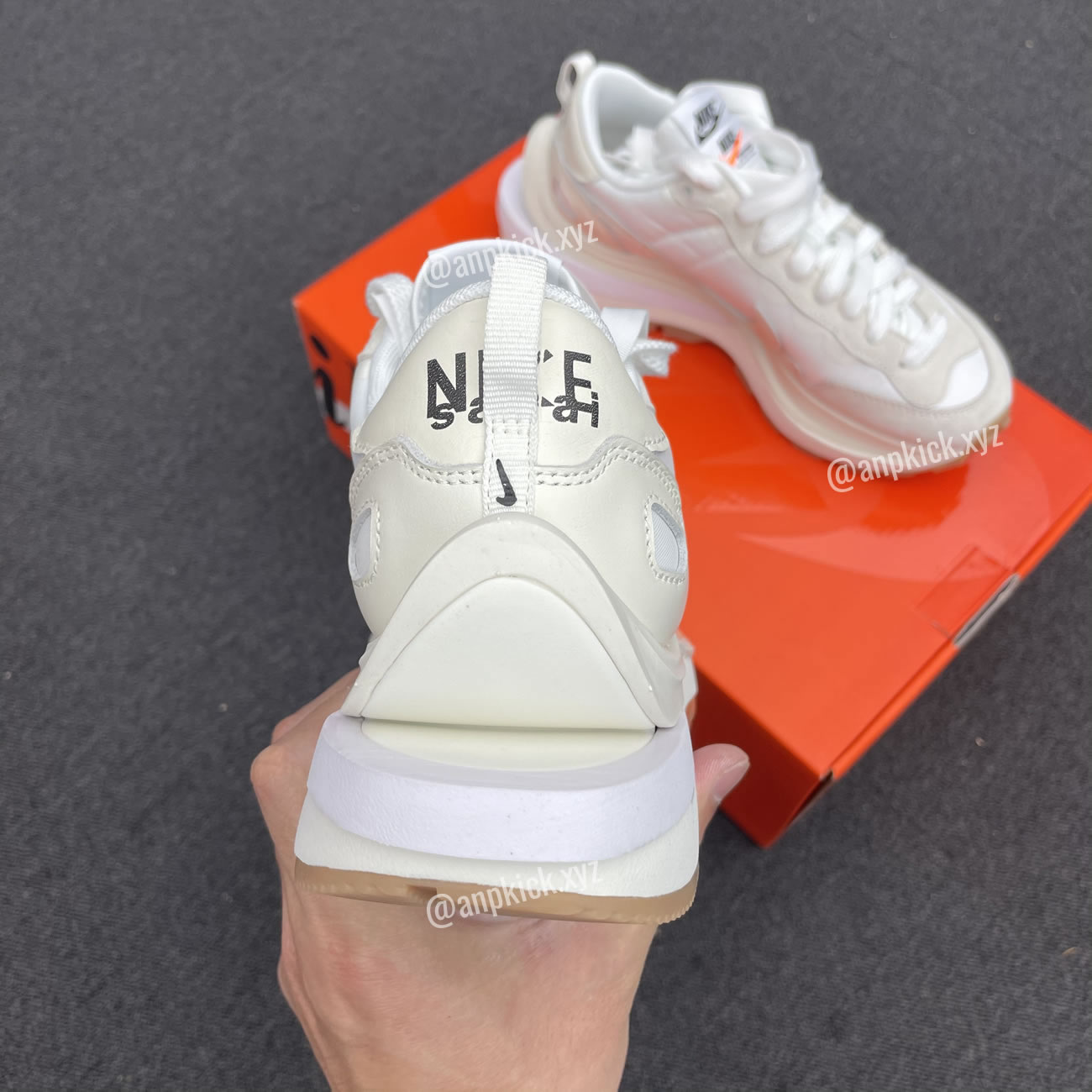 Sacai Nike Vaporwaffle Sail Dd1875 100 (4) - newkick.app