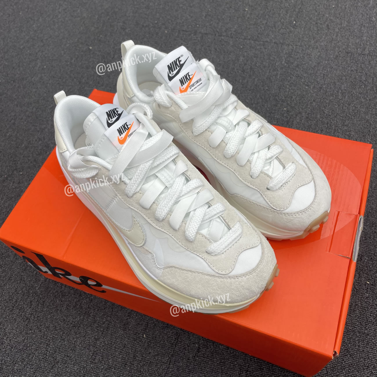 Sacai Nike Vaporwaffle Sail Dd1875 100 (7) - newkick.app