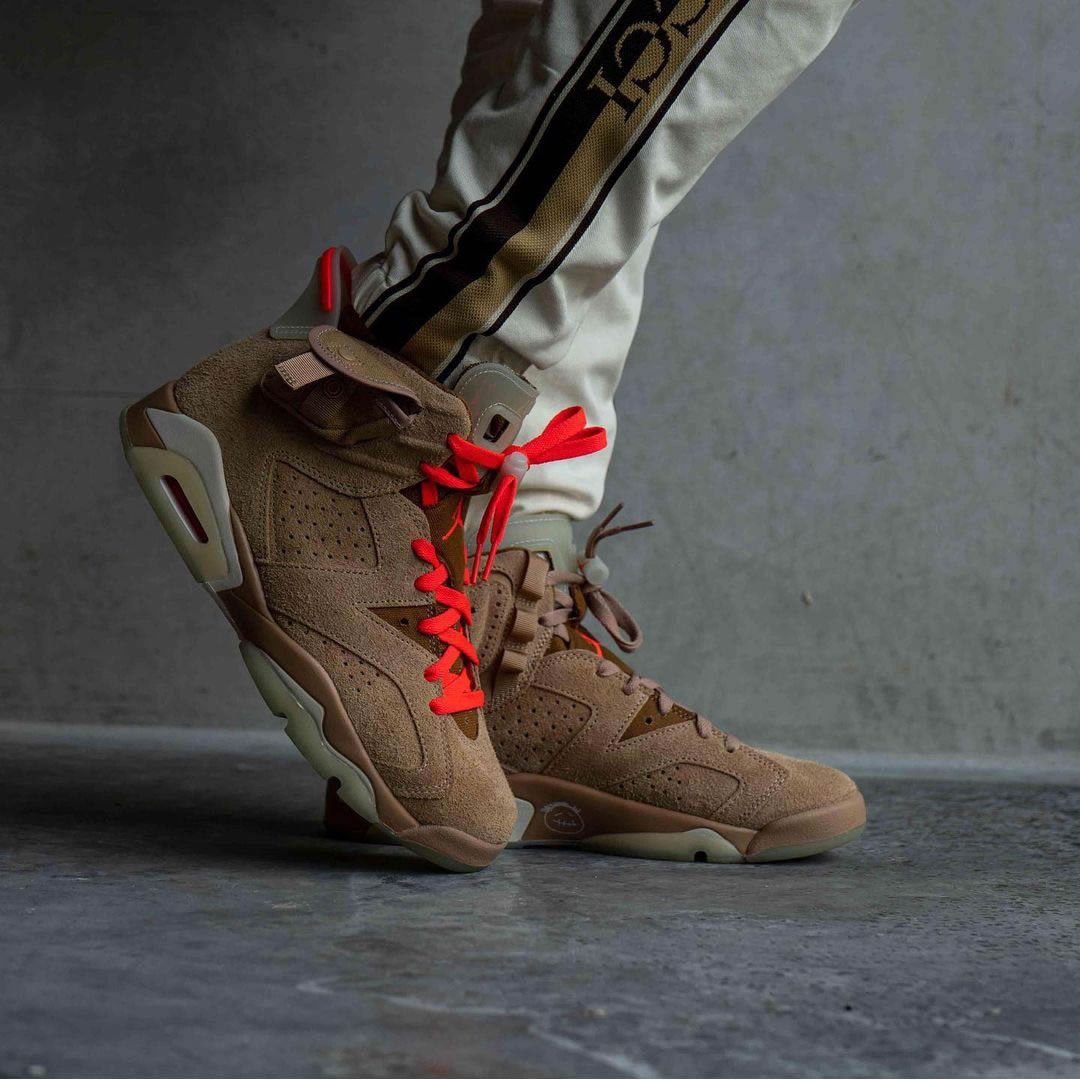 Travis Scott Air Jordan 6 Retro British Khaki On Feet Dh0690 200 (3) - newkick.app