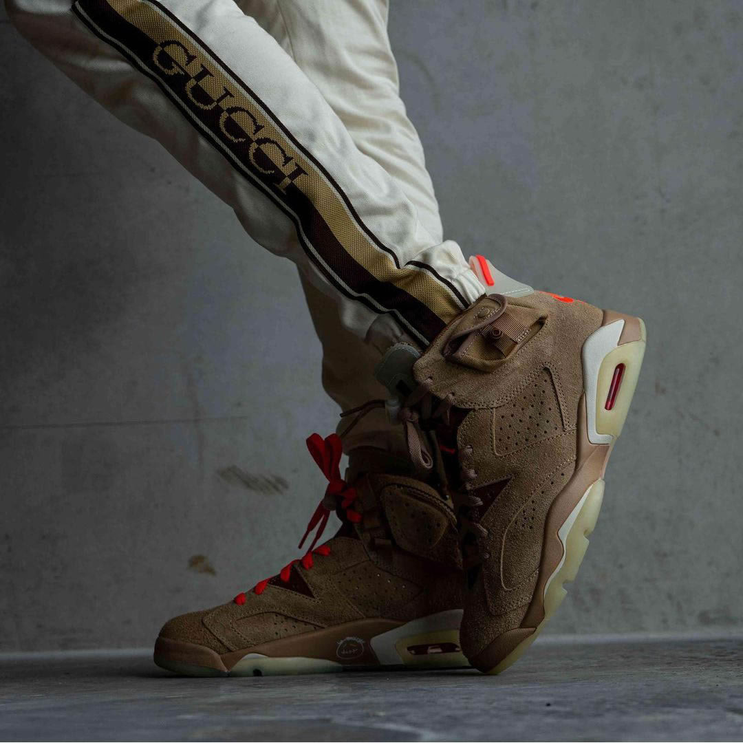 Travis Scott Air Jordan 6 Retro British Khaki On Feet Dh0690 200 (7) - newkick.app