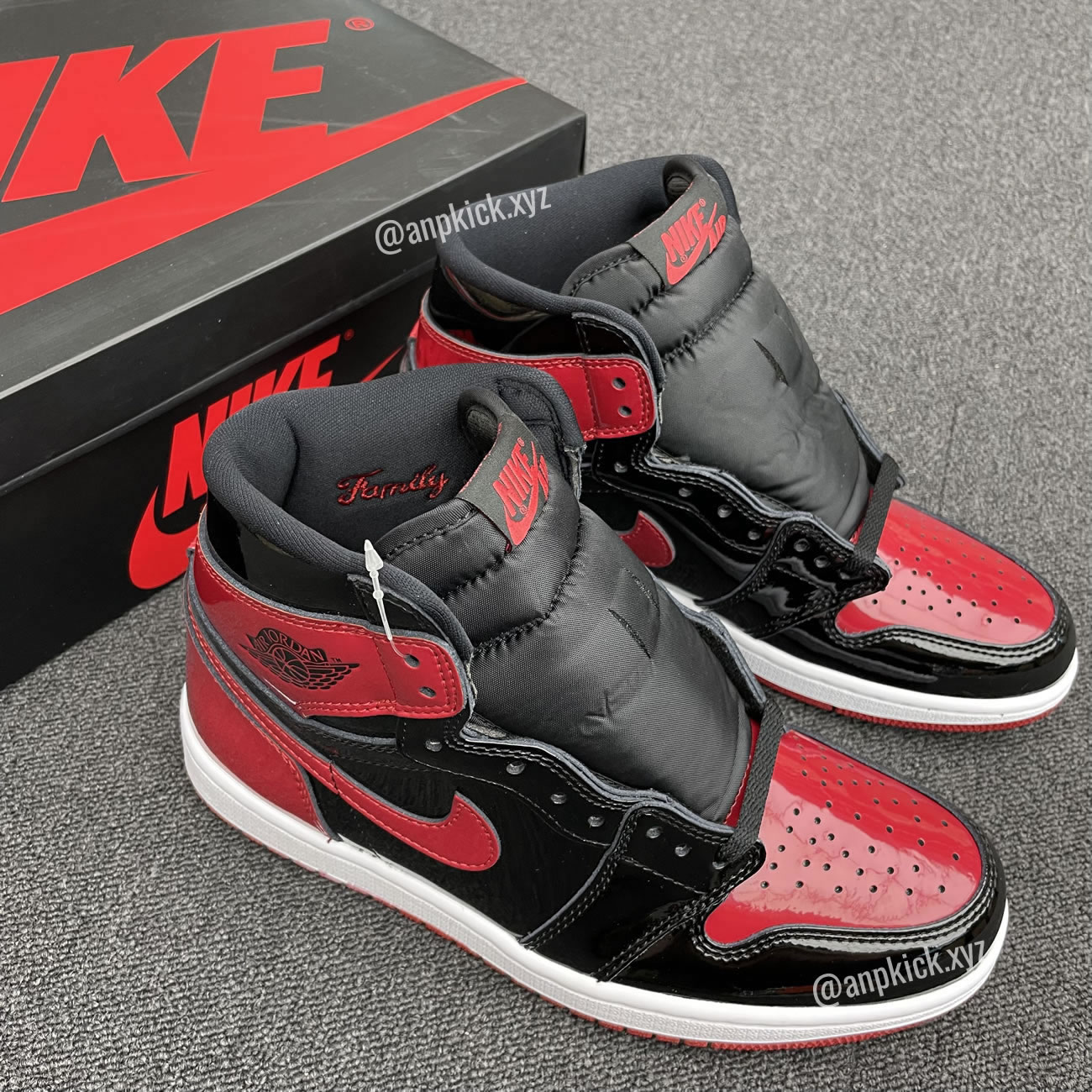 Air Jordan 1 High Og Bred Patent 555088 063 (5) - newkick.app