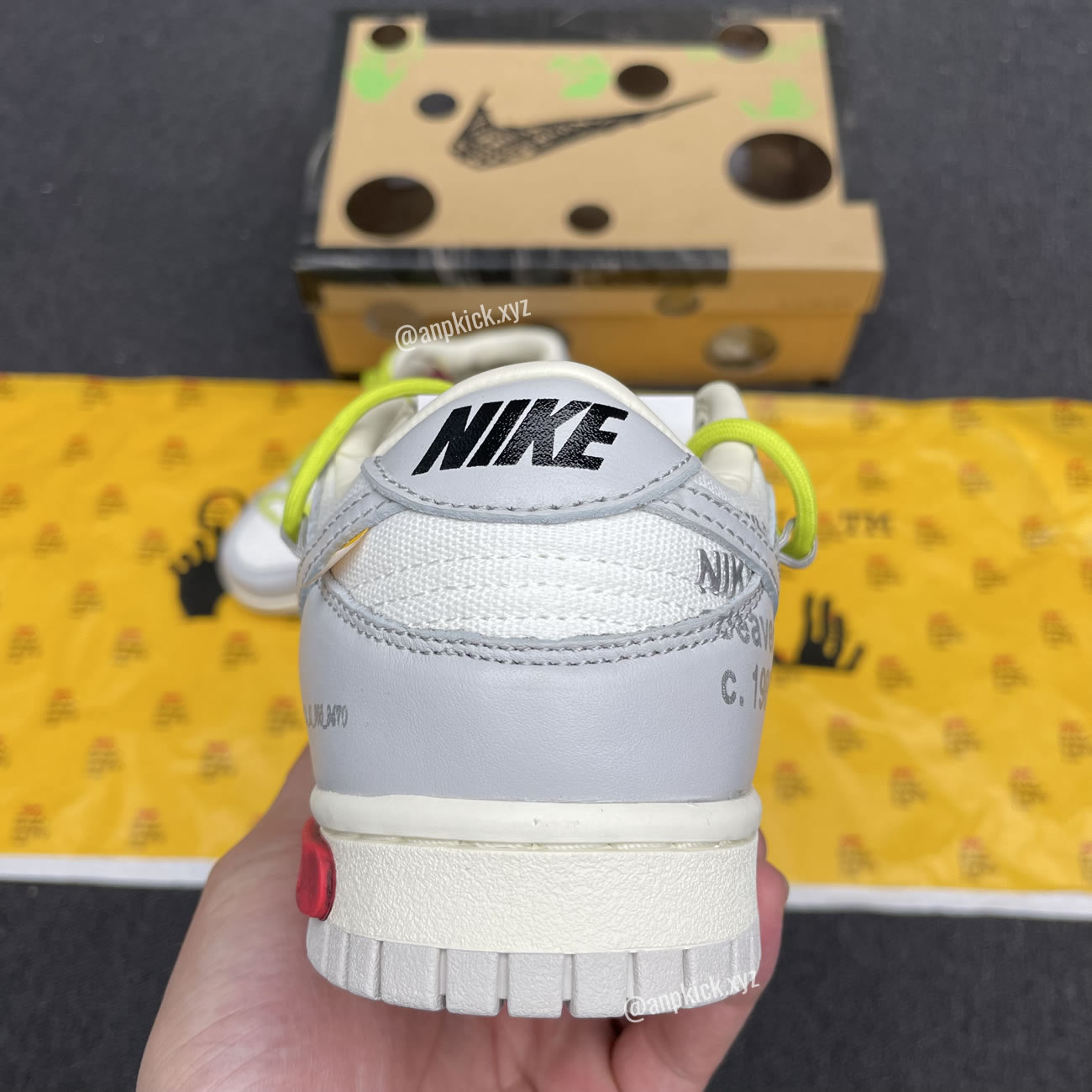 Off White Nike Sb Dunk Low The 08 Of 50 Grey White Yellow Dm1602 106 08 (6) - newkick.app