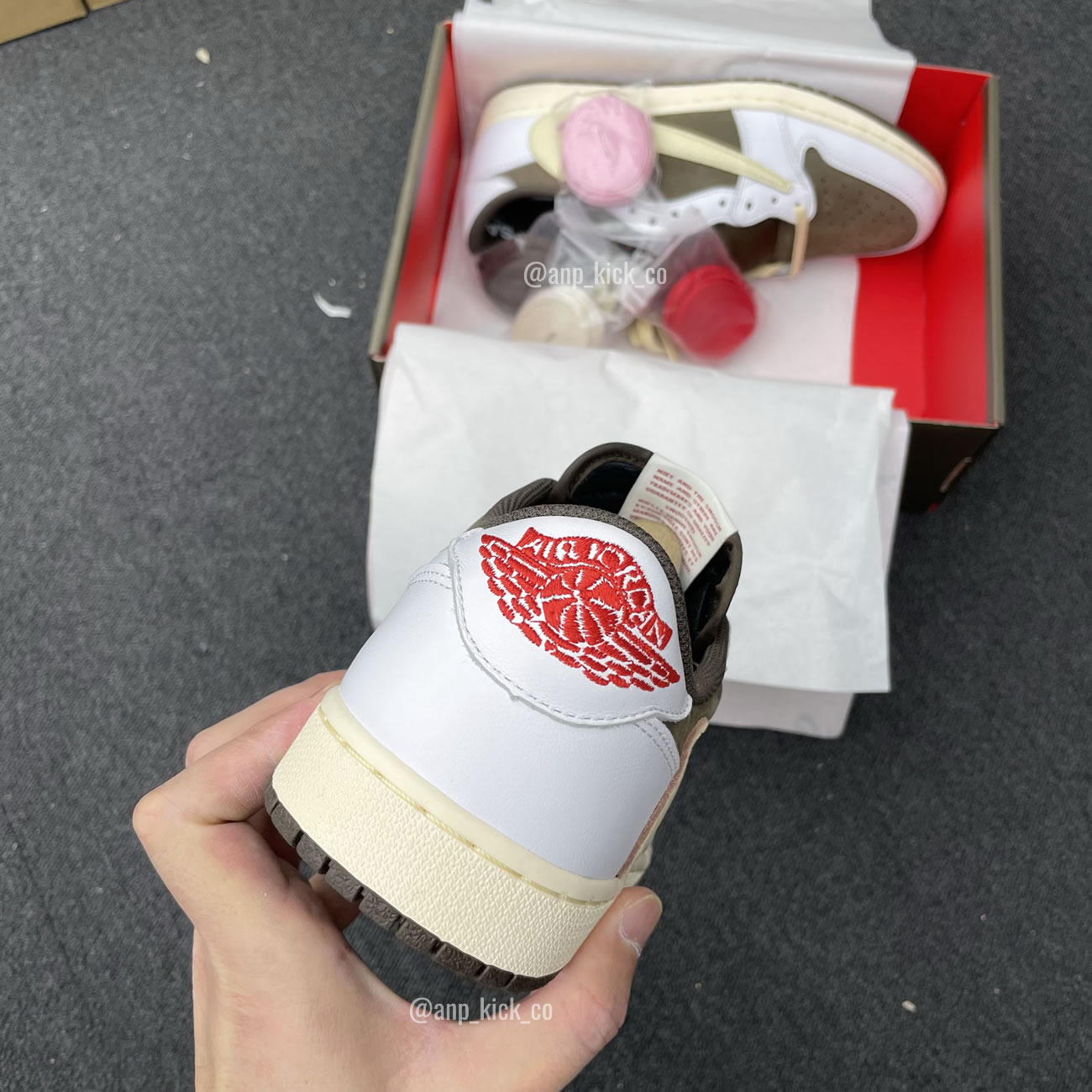 Travis Scott Air Jordan 1 Low White Brown Anpkick Custom Making (4) - newkick.app