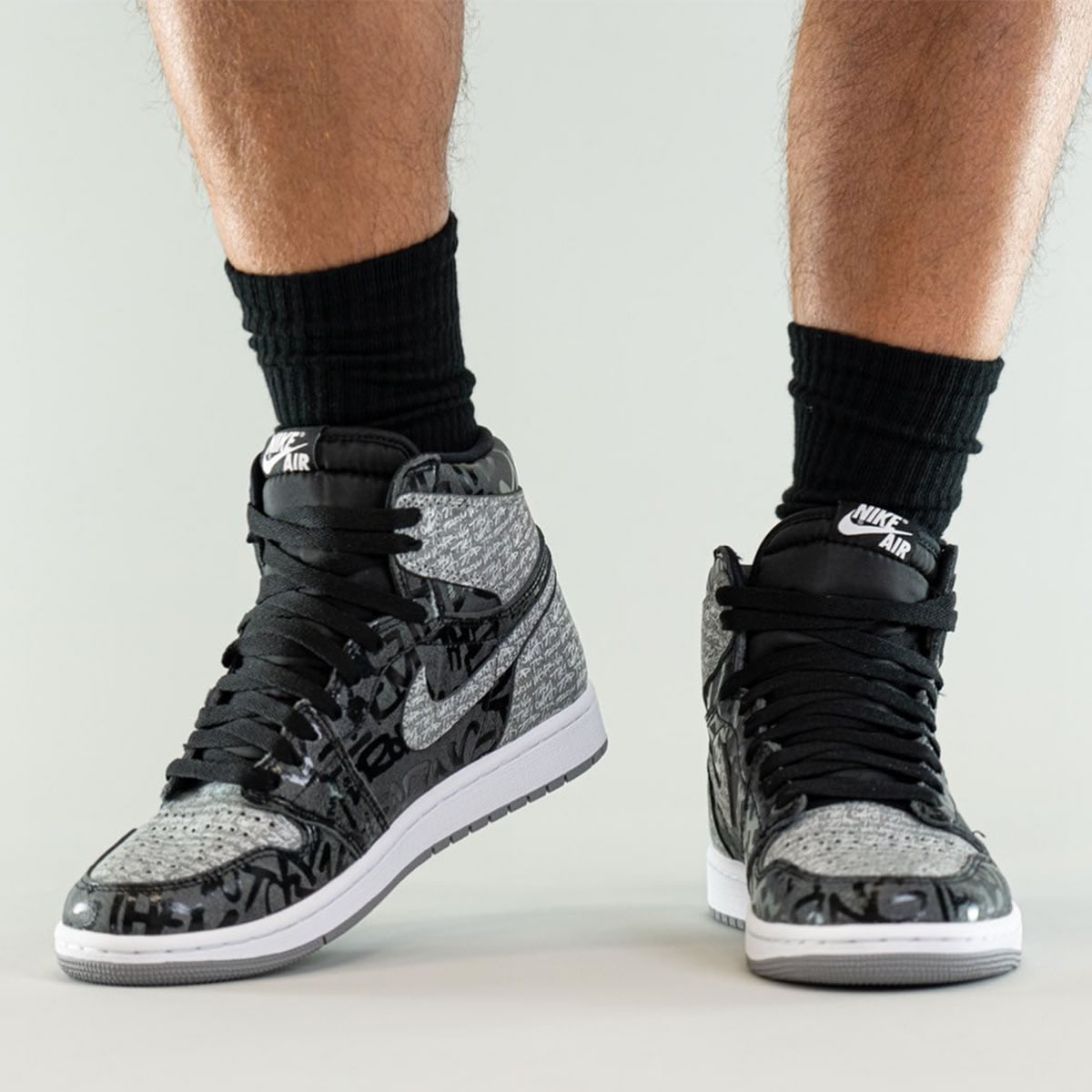 Air Jordan 1 High Og Rebellionaire Black White Particle Grey On Feet 555088 036 (7) - newkick.app