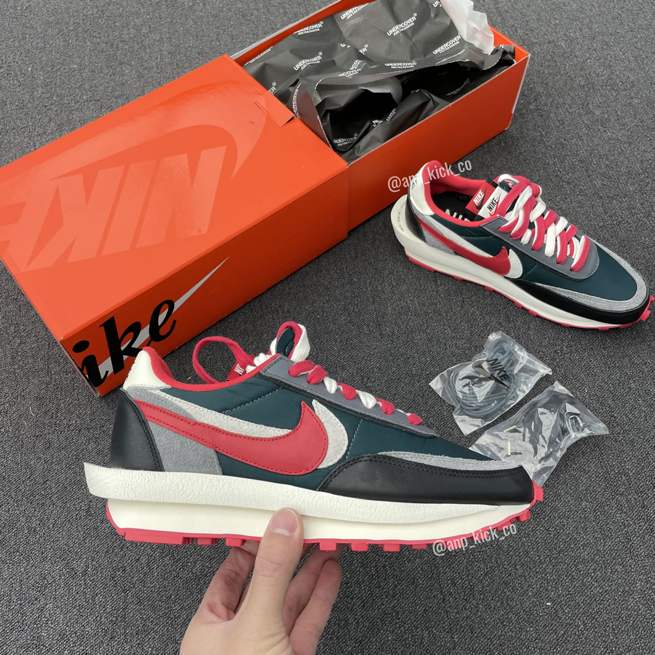 Sacai Undercover Nike Ldwaffle Midnight Spruce University Red Anpkick Dj4877 300 (1) - newkick.app