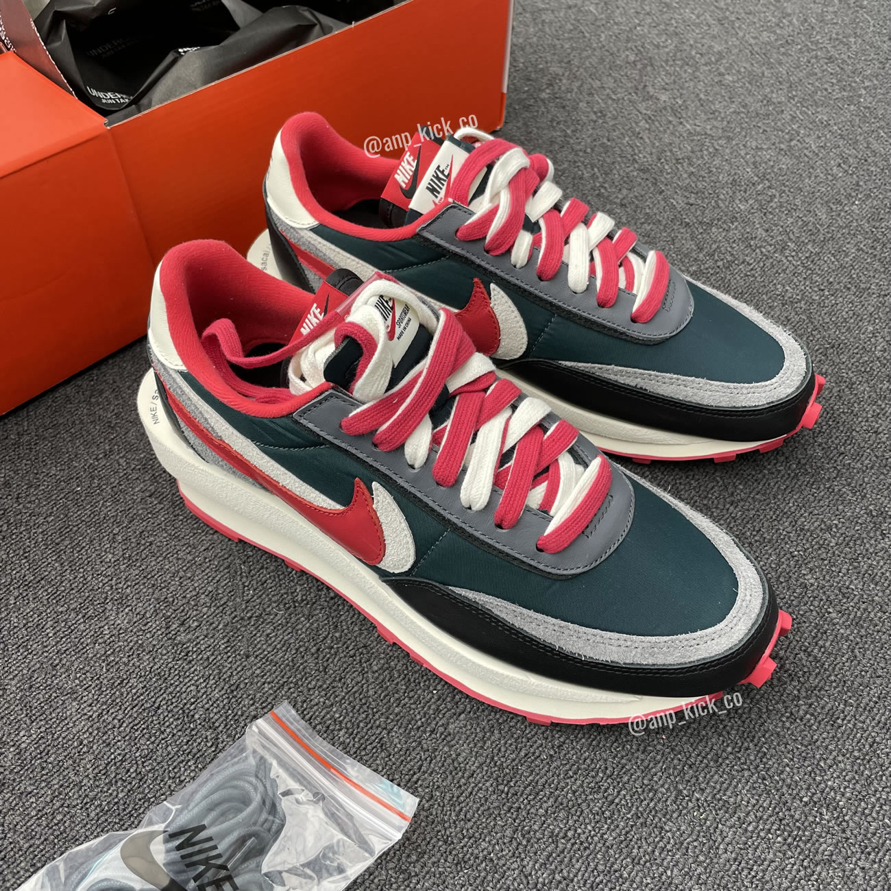 Sacai Undercover Nike Ldwaffle Midnight Spruce University Red Anpkick Dj4877 300 (4) - newkick.app