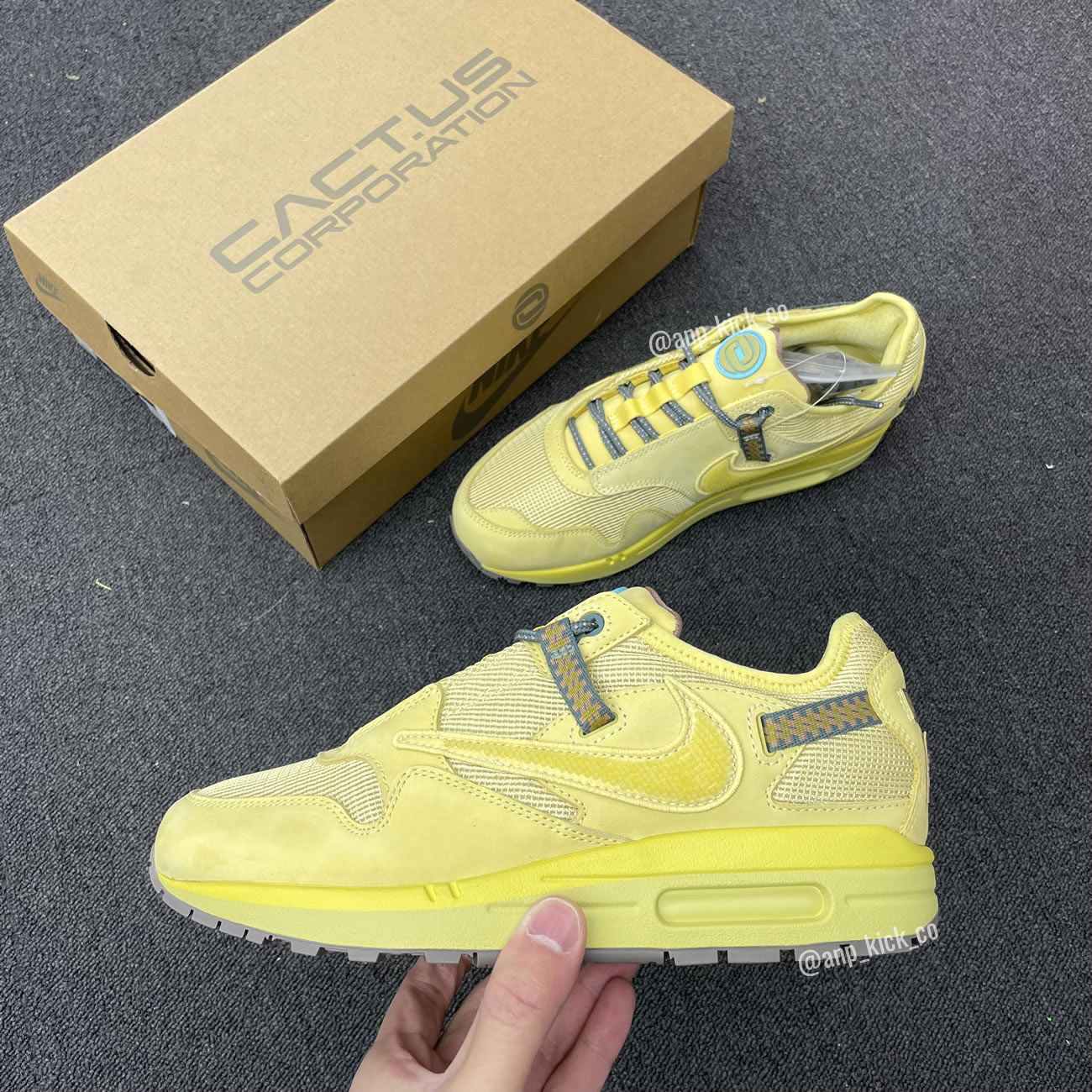 Travis Scott Nike Air Max 1 Saturn Gold Anpkick Do9392 700 (1) - newkick.app