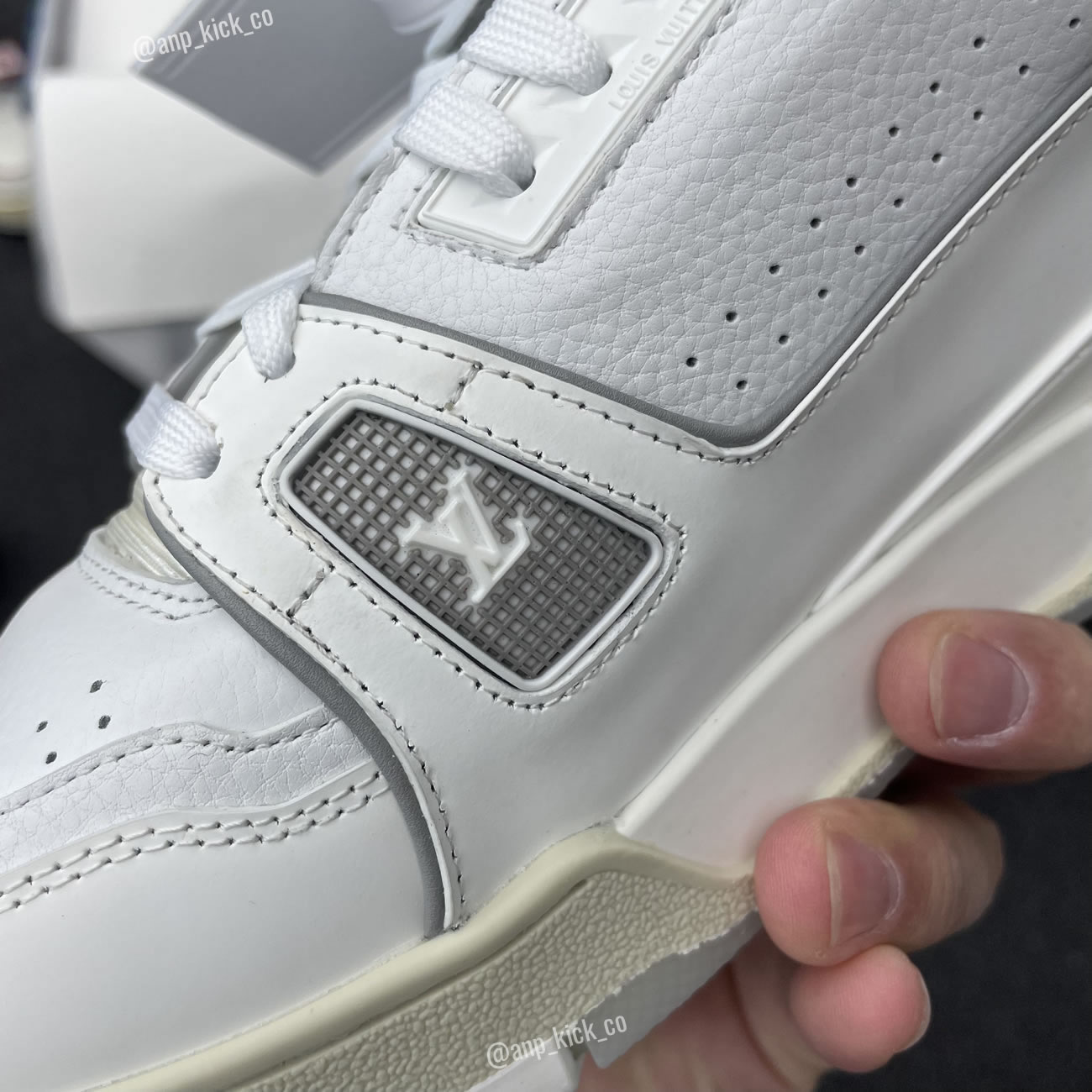 New L V Trainer Sneaker Shoes White Signature (5) - newkick.app