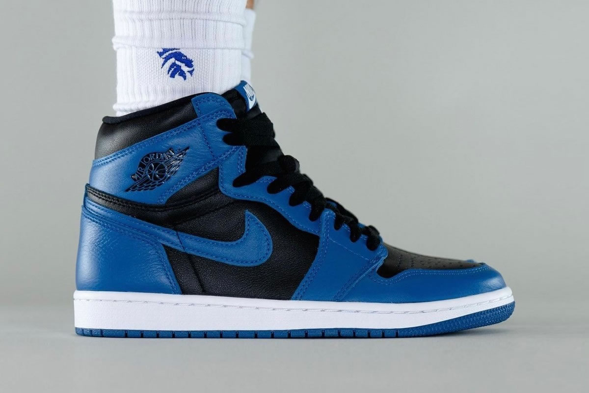 Air Jordan 1 Retro High Og Dark Marina Blue On Feet 555088 404 (1) - newkick.app