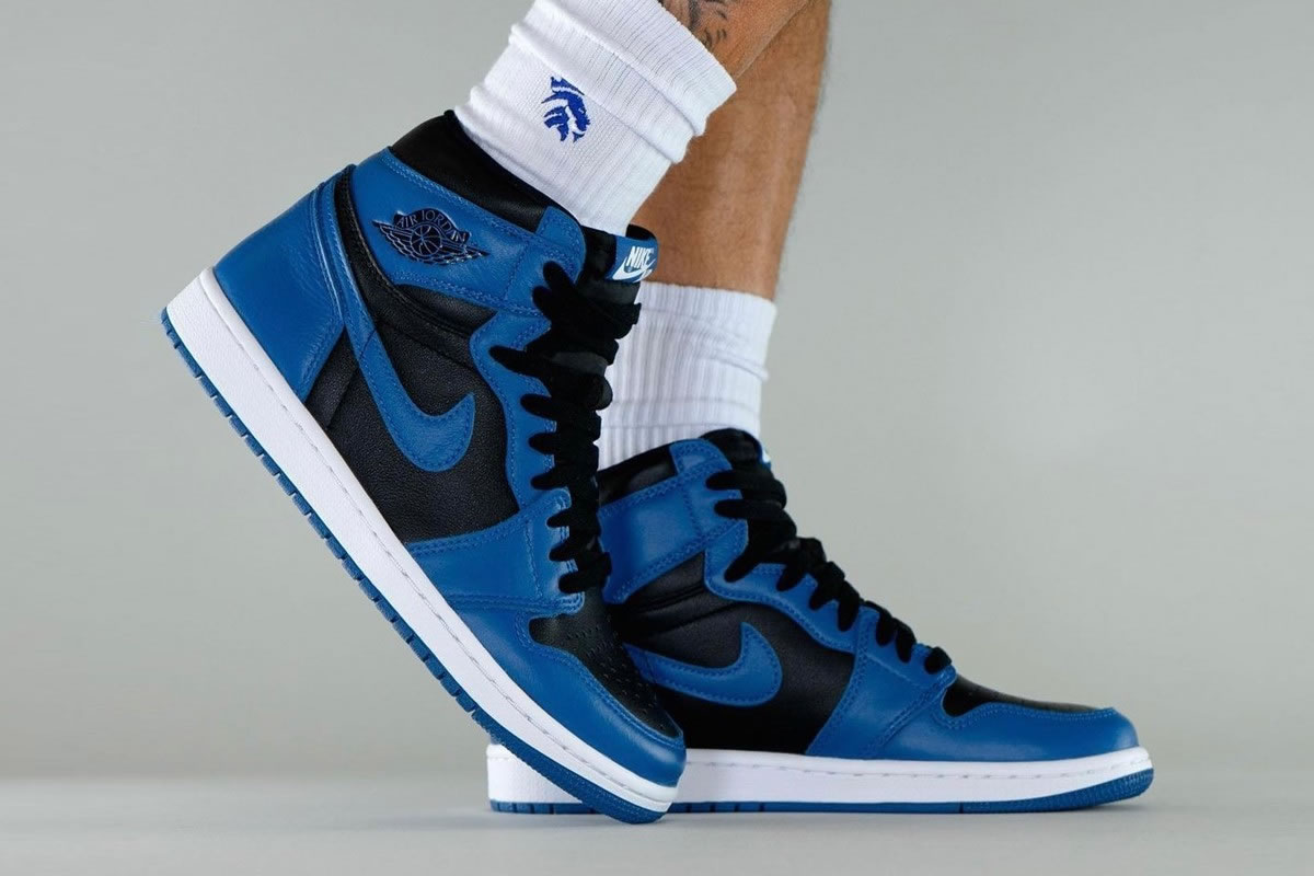 Air Jordan 1 Retro High Og Dark Marina Blue On Feet 555088 404 (2) - newkick.app