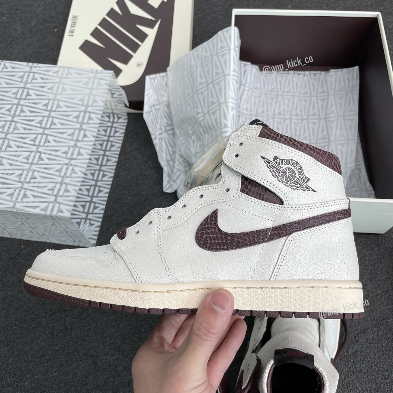 A Ma Maniere Air Jordan 1 High Og Sail And Burgundy Anpkick Do7097 100 (2) - newkick.app