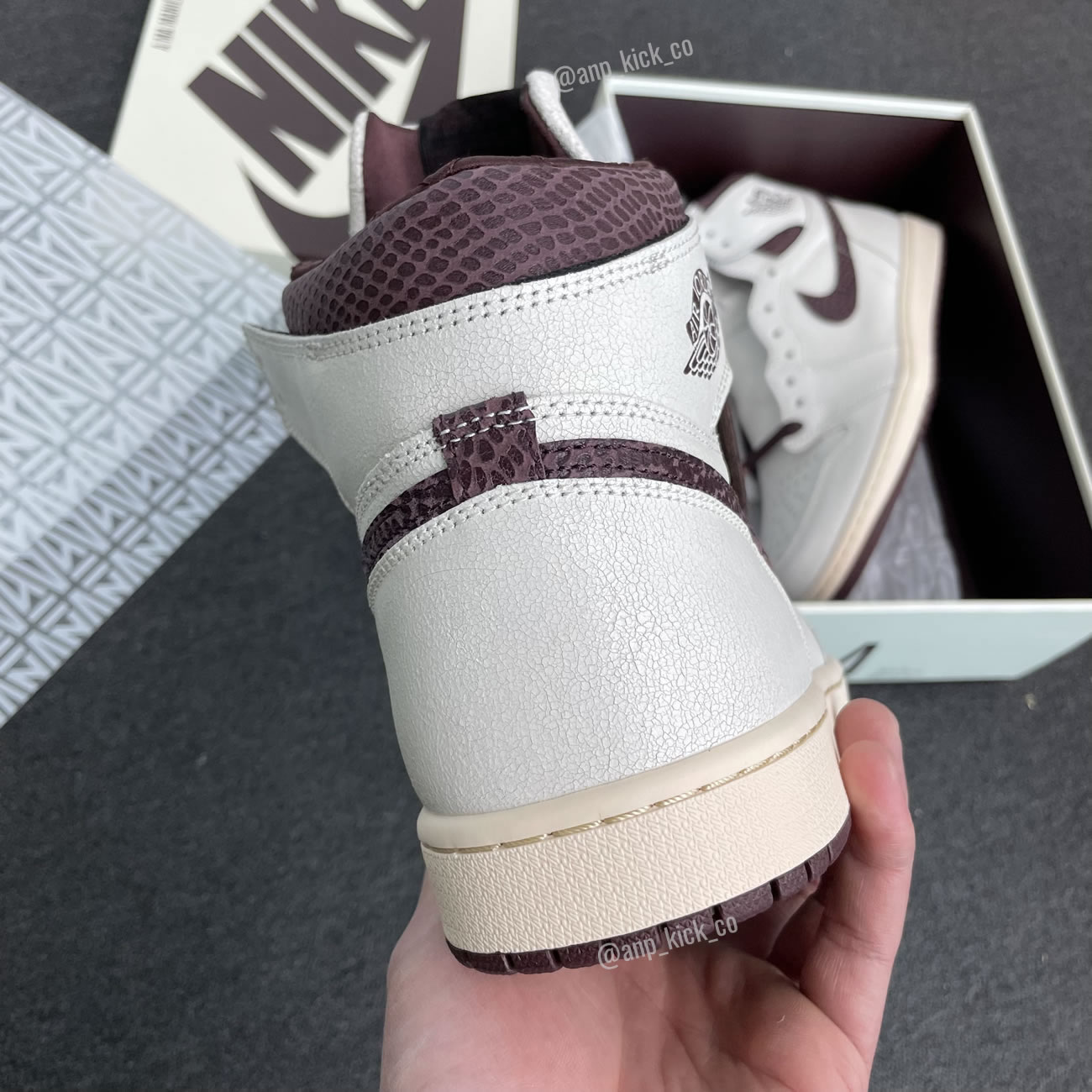 A Ma Maniere Air Jordan 1 High Og Sail And Burgundy Anpkick Do7097 100 (7) - newkick.app