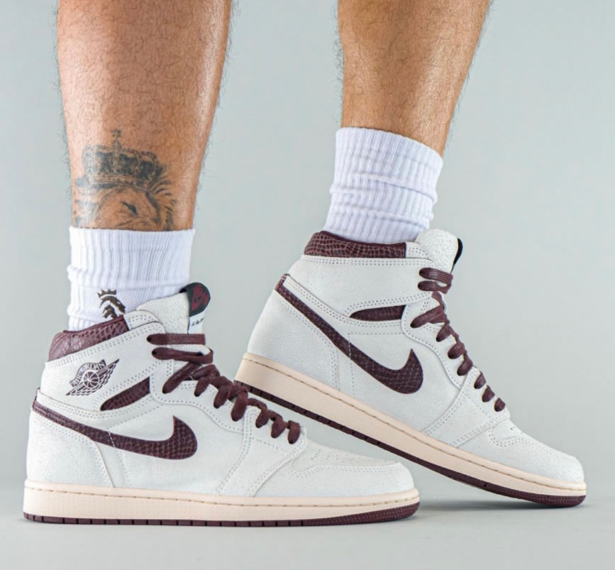 A Ma Maniere Air Jordan 1 High Og Sail And Burgundy Do7097 100 On Feet (3) - newkick.app