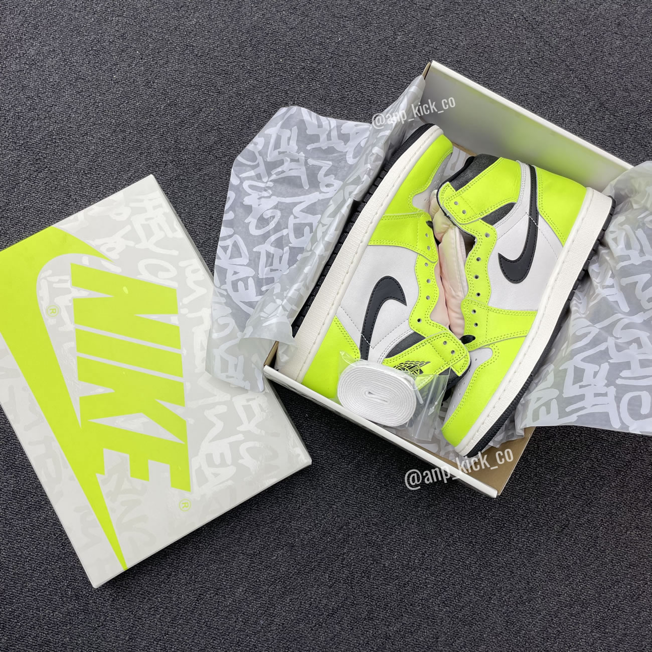 Air Jordan 1 Retro High Og Anpkick Volt Black Sail 555088 702 (12) - newkick.app