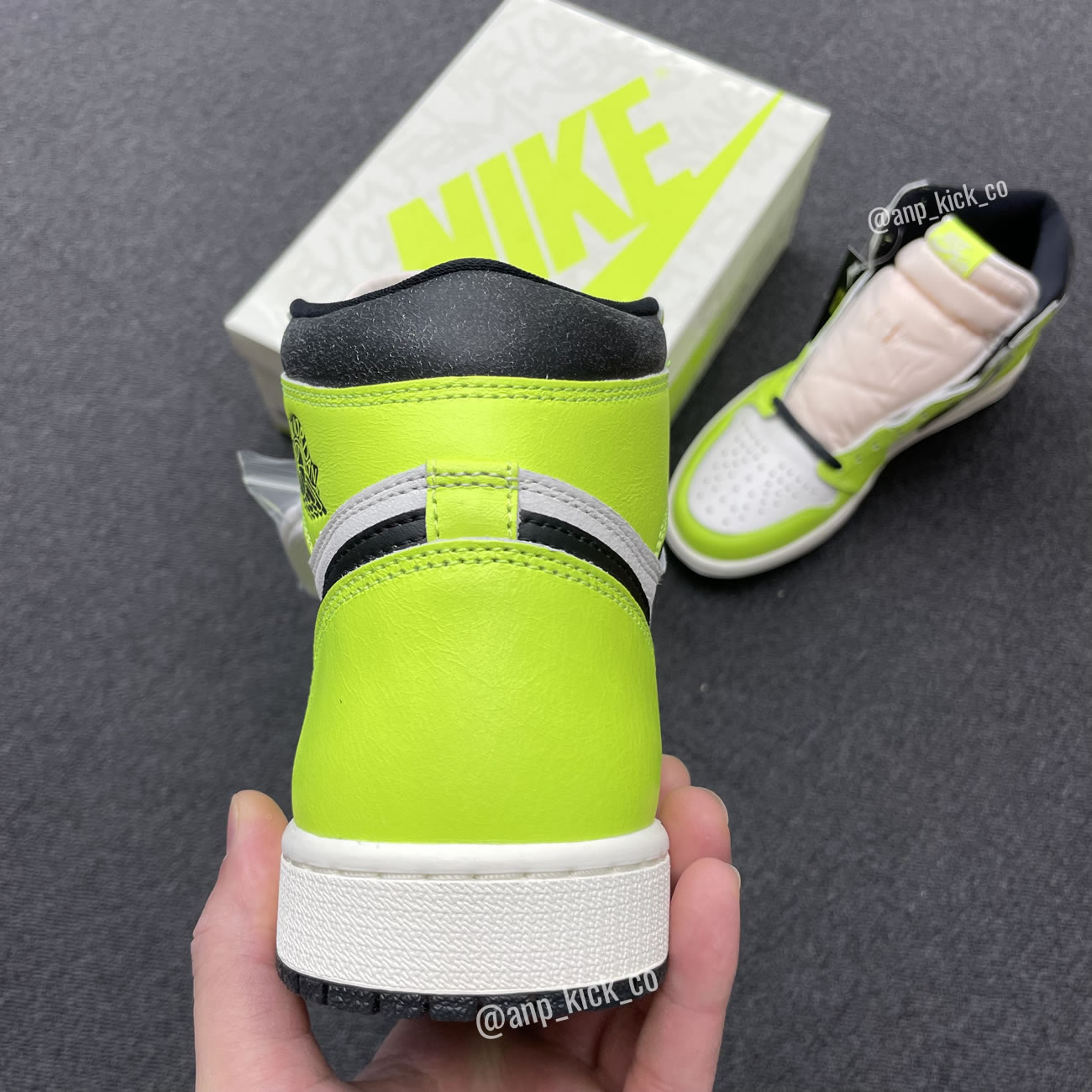 Air Jordan 1 Retro High Og Anpkick Volt Black Sail 555088 702 (3) - newkick.app