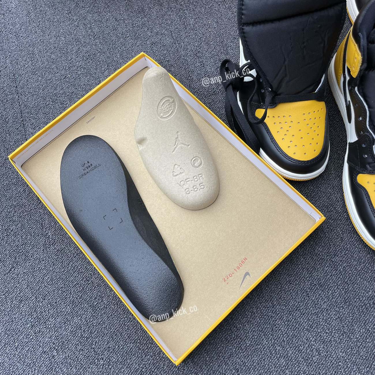 Air Jordan 1 Retro High Og Anpkick Yellow Toe 555088 711 (13) - newkick.app