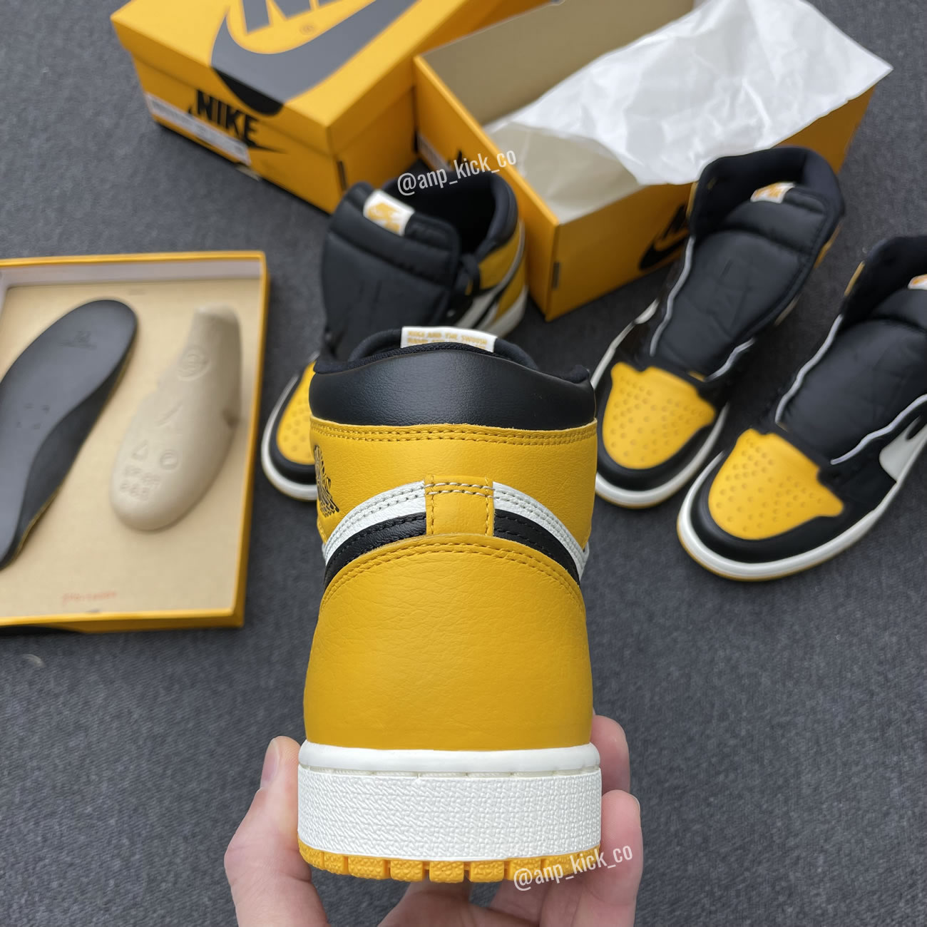 Air Jordan 1 Retro High Og Anpkick Yellow Toe 555088 711 (4) - newkick.app