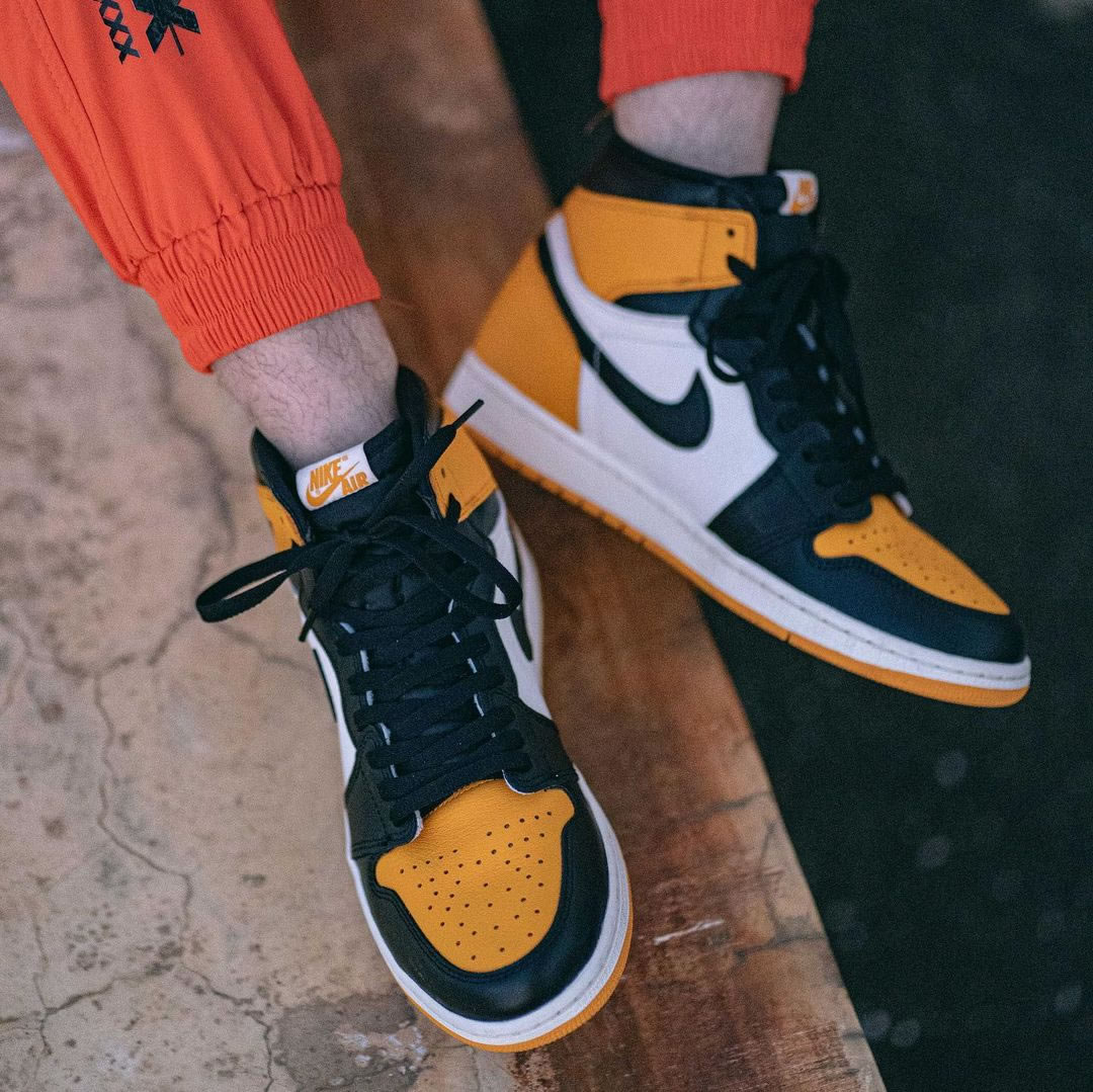 Air Jordan 1 Retro High Og Yellow Toe On Feet 555088 711 (12) - newkick.app