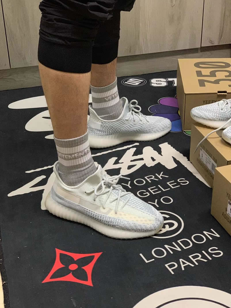 Adidas Yeezy Boost 350 V2 Cloud White Non Reflective Anpkick On Feet Fw3043 (2) - newkick.app